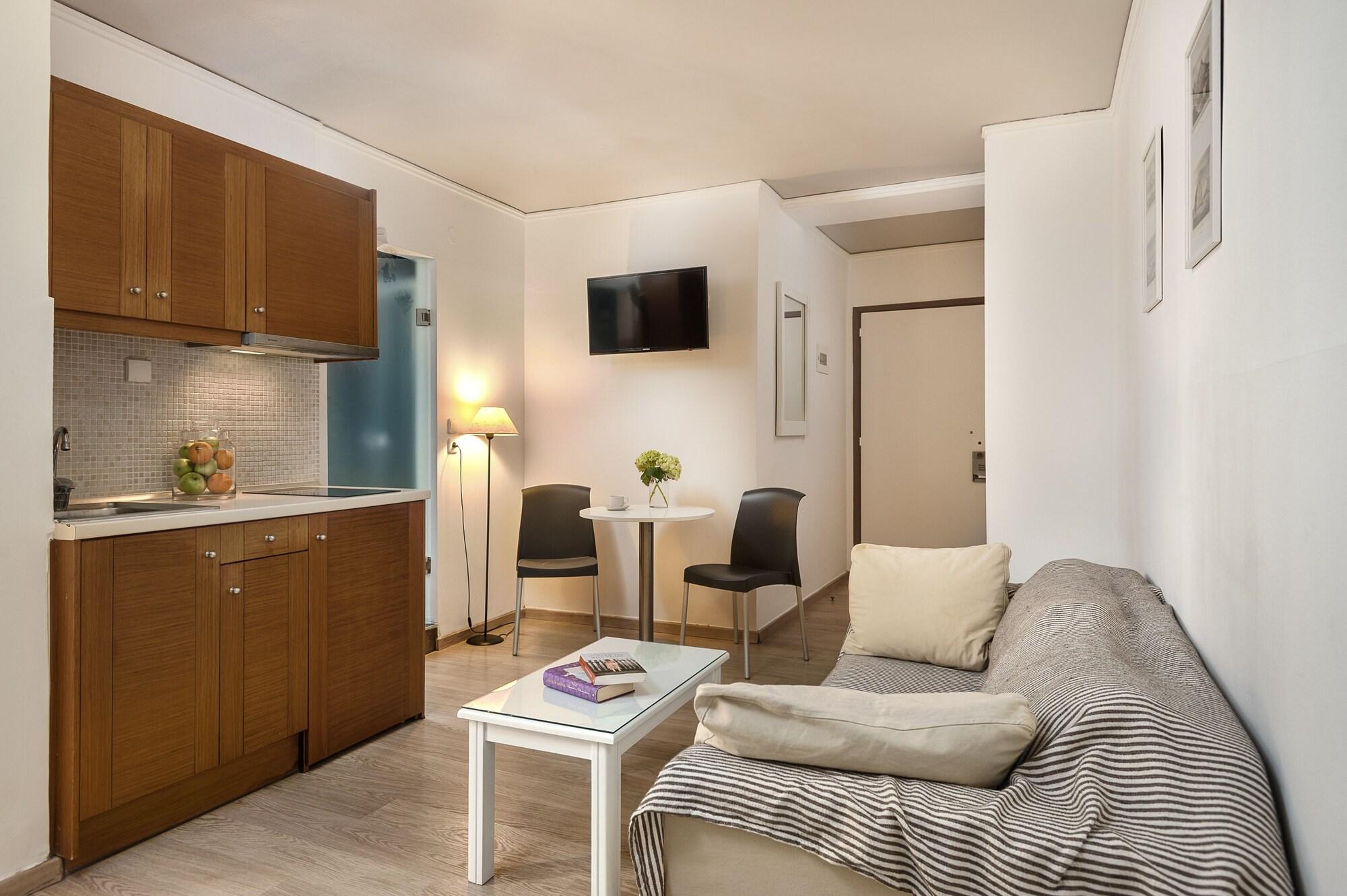 העיירה רתימנו Elina Hotel Apartments מראה חיצוני תמונה