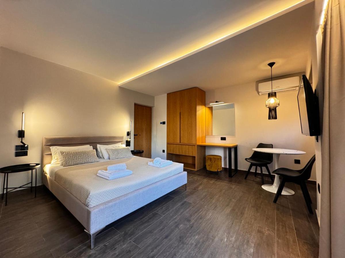 העיירה רתימנו Elina Hotel Apartments מראה חיצוני תמונה
