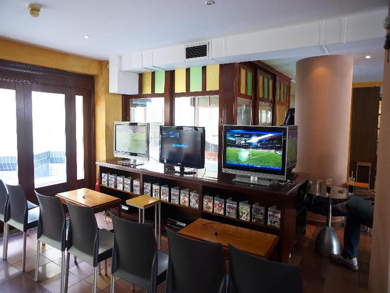 העיירה רתימנו Elina Hotel Apartments מראה חיצוני תמונה